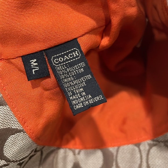 COACH Handbag and Bucket Cap bundle. Excellent Pre-Loved Condition. Authentic - Picture 14 of 16